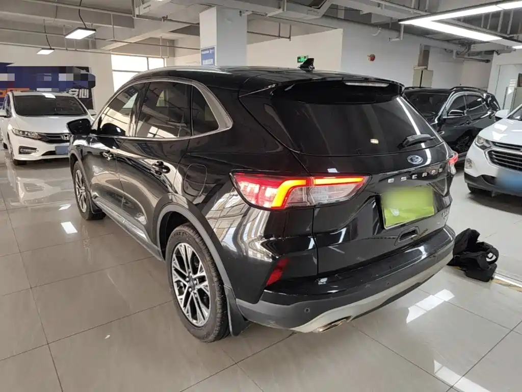 Фото 5 - Ford Escape
