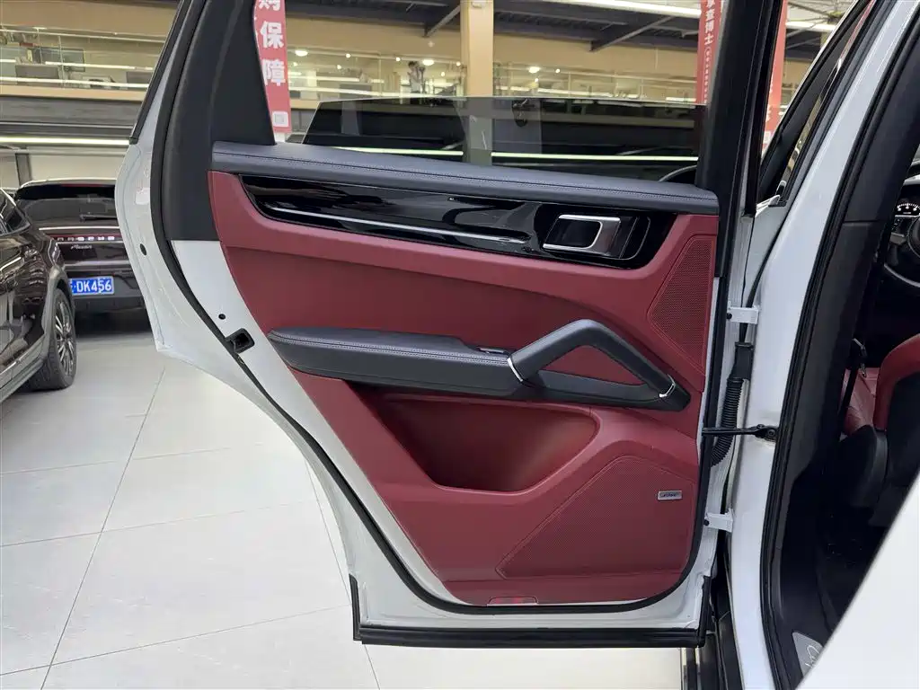 PORSCHE CAYENNE NEW ENERGY