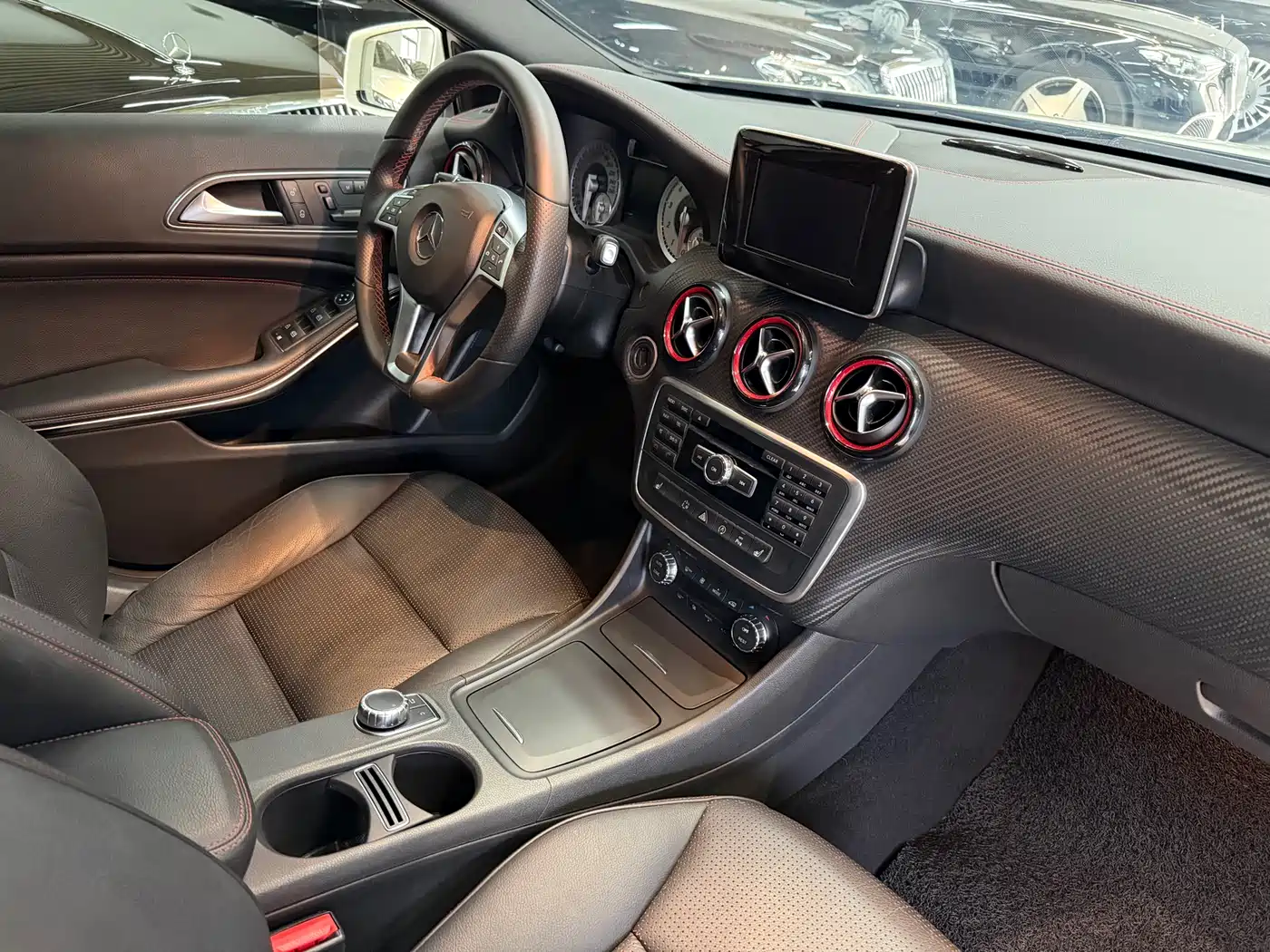 Mercedes-Benz A-Class (Import) 2016 A 260 Sport фото 17