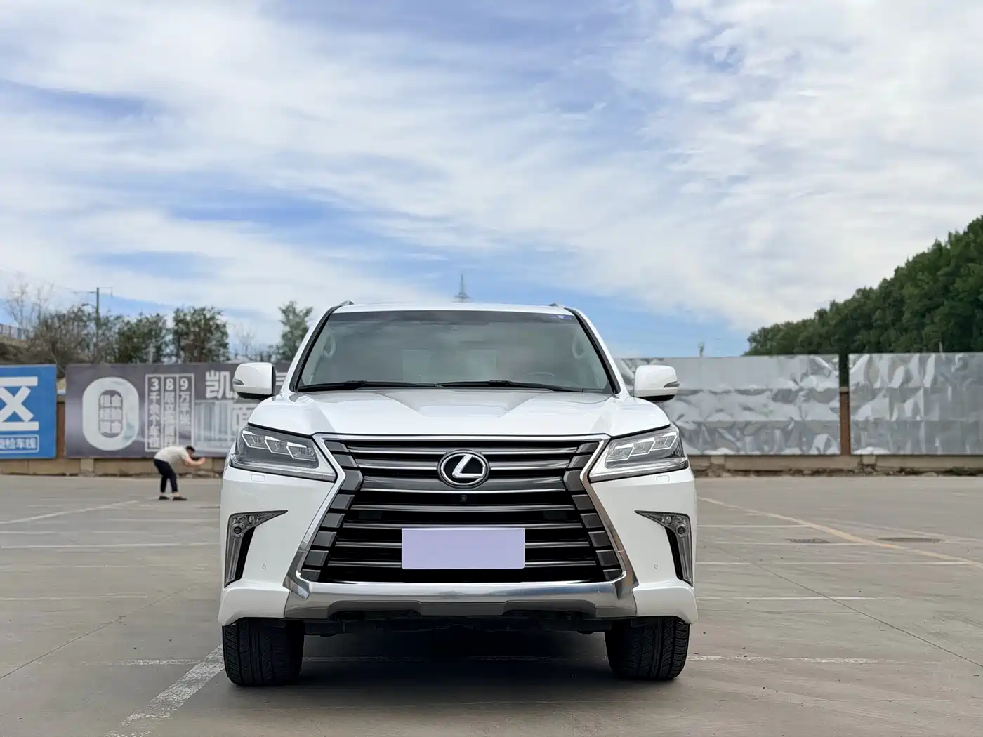 Lexus LX 2016 570 Dynamic Luxury Edition фото 2