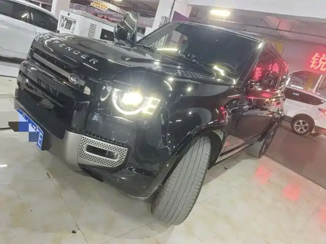 Land Rover Defender 110 3.0T P400 X-DYNAMIC HSE