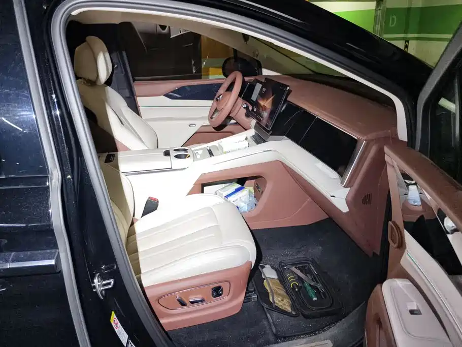 BYD Xia 2025 2025 DM-i 1.5T 180km Surpass Edition
