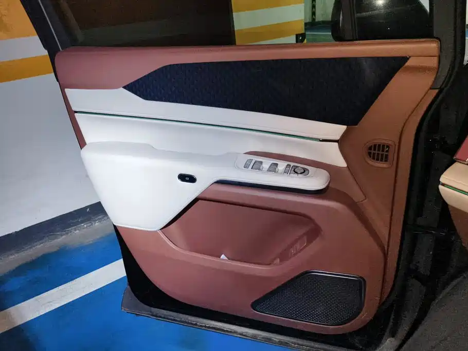 BYD Xia 2025 2025 DM-i 1.5T 180km Surpass Edition