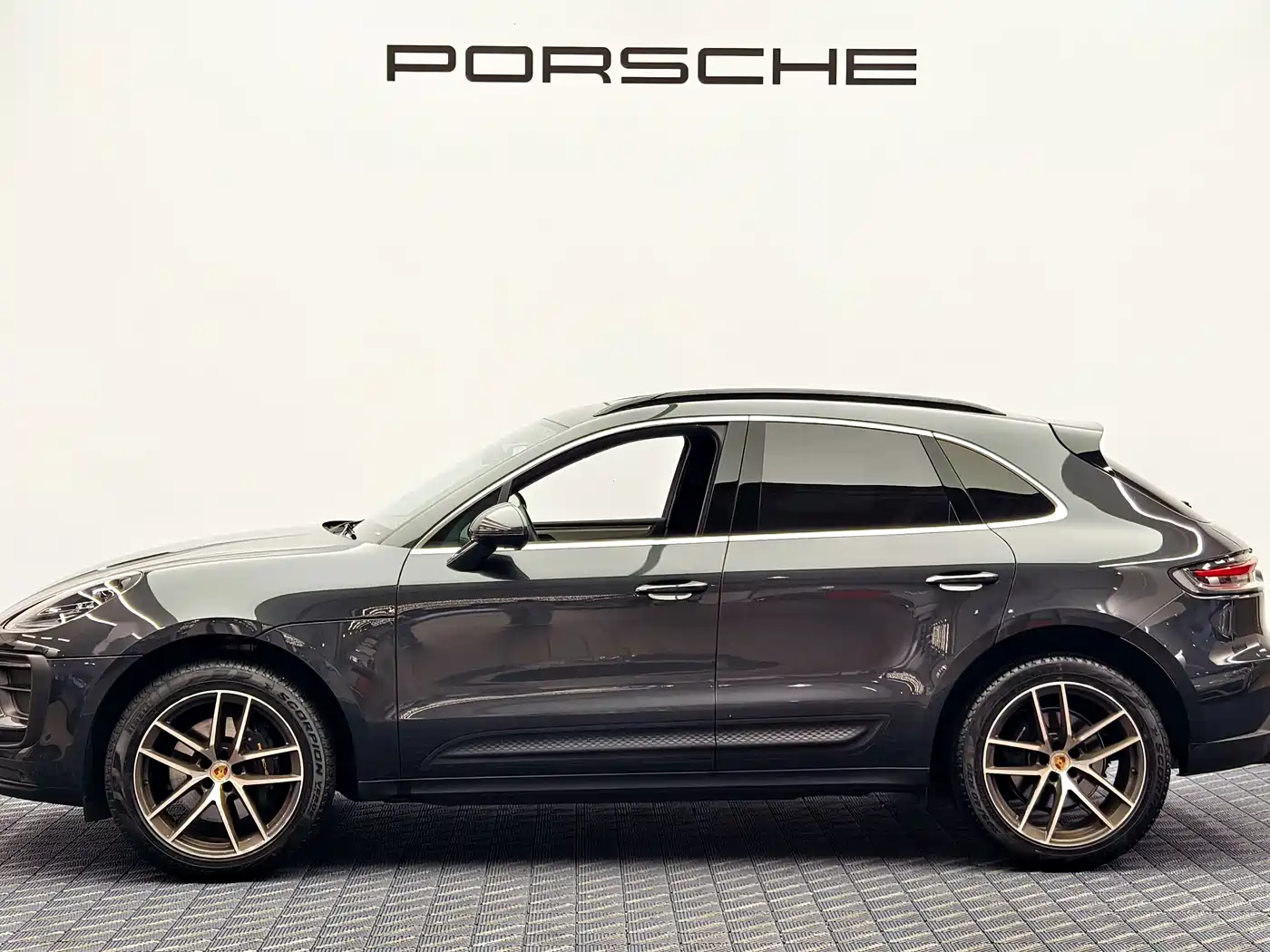 Photo 7 - Porsche Macan