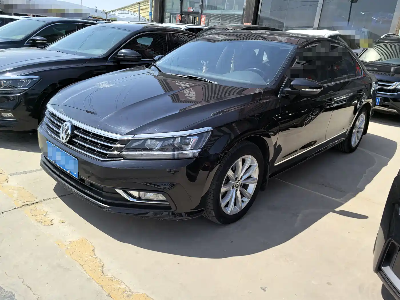 VOLKSWAGEN PASSAT