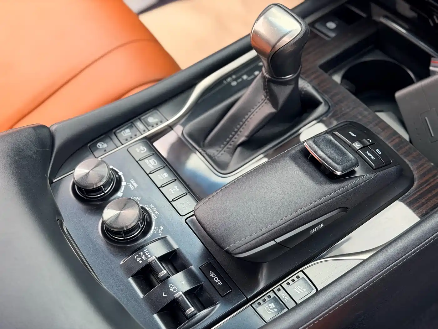 Lexus LX 2016 570 Dynamic Luxury Edition фото 8