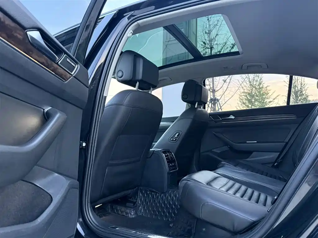 Volkswagen Magotan 2019 330TSI DSG Luxury China V фото 19