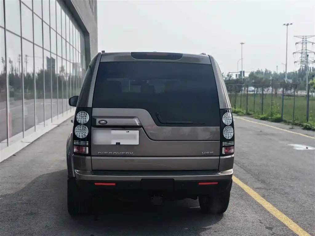 Land Rover Discovery 2015 3.0 SC V6 SE фото 9