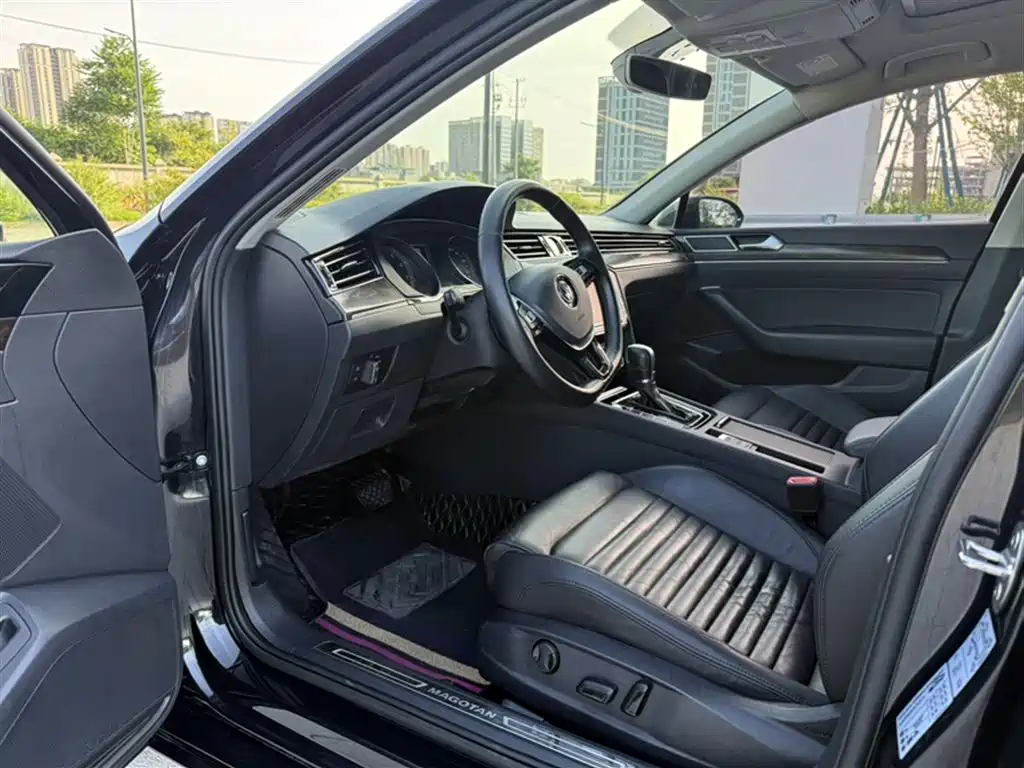 Volkswagen Magotan 2019 330TSI DSG Luxury China V фото 18