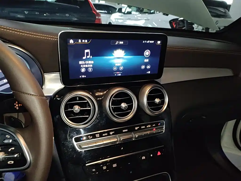 Mercedes-Benz GLC 2022 Facelift III GLC 260 L 4MATIC Dynamic фото 13