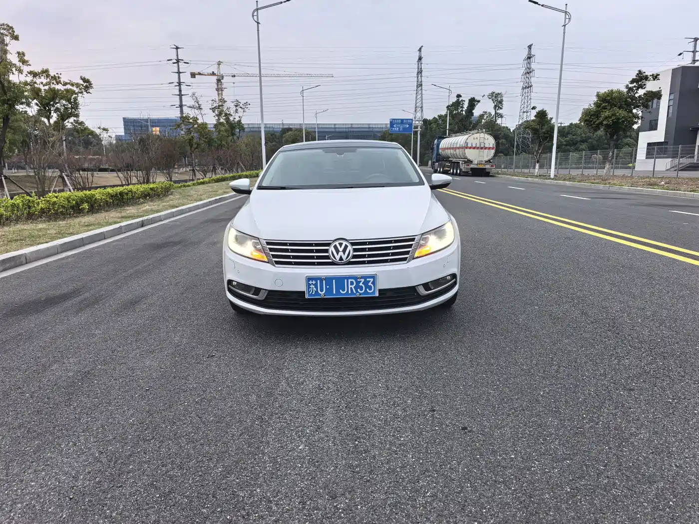 Volkswagen FAW-Volkswagen CC 2016 Model 1.8TSI Luxury фото 2