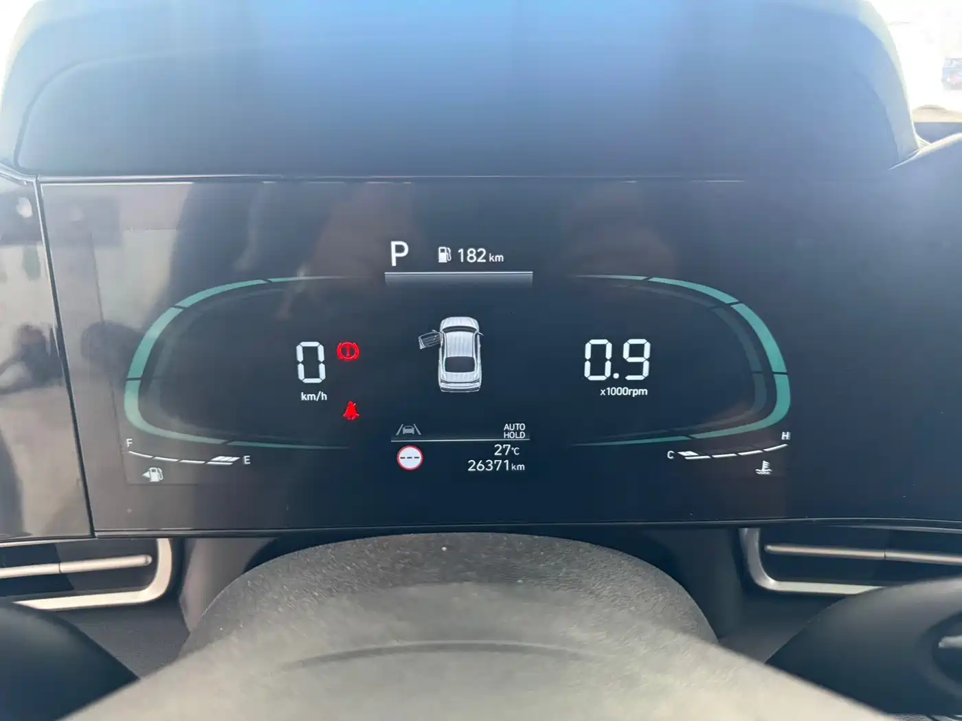 Hyundai Elantra 2023 Model 1.5L CVT LUX Premium Edition фото 11