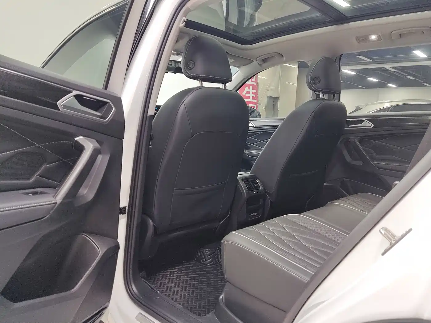 Volkswagen Tiguan L 2023 280TSI 2WD Trend Limited Edition фото 9