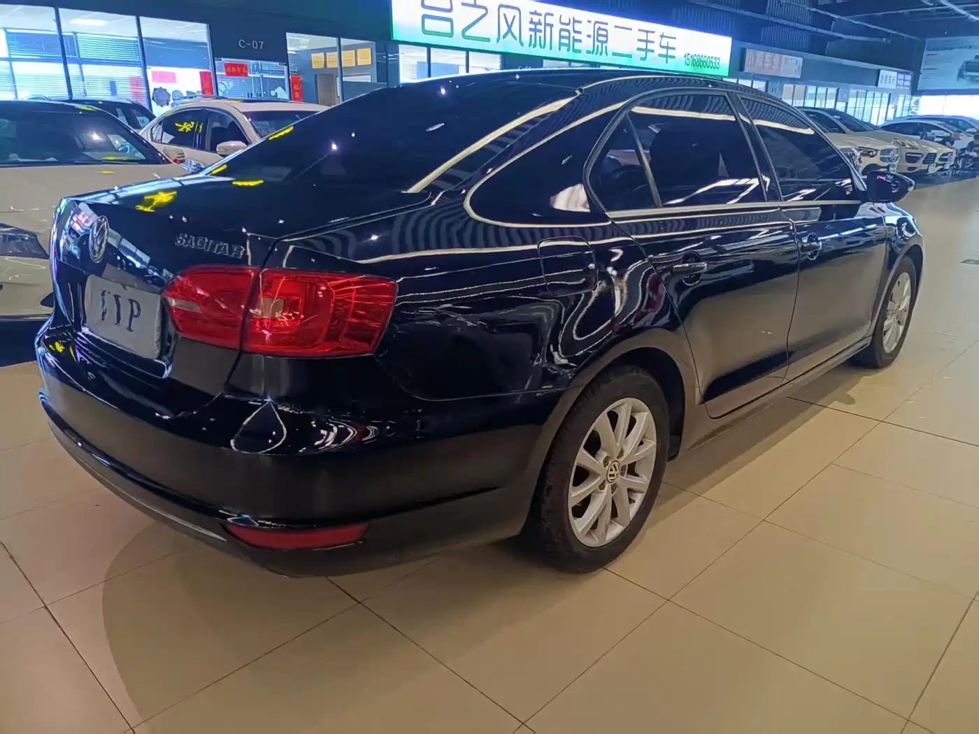Volkswagen Sagitar 2014 1.6L Automatic Fashion фото 6