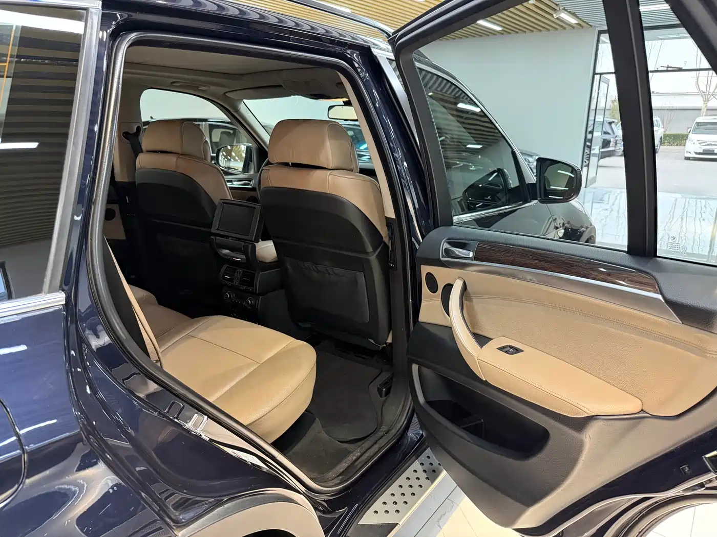 BMW X5 (Import) 2008 Model xDrive48i Luxury Type фото 18