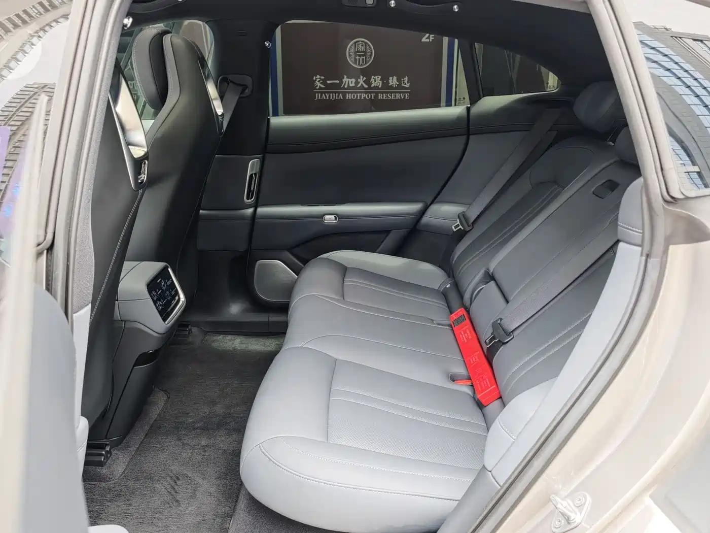 Xiaomi Auto Xiaomi YU7 2025 Extended Range RWD Edition фото 7
