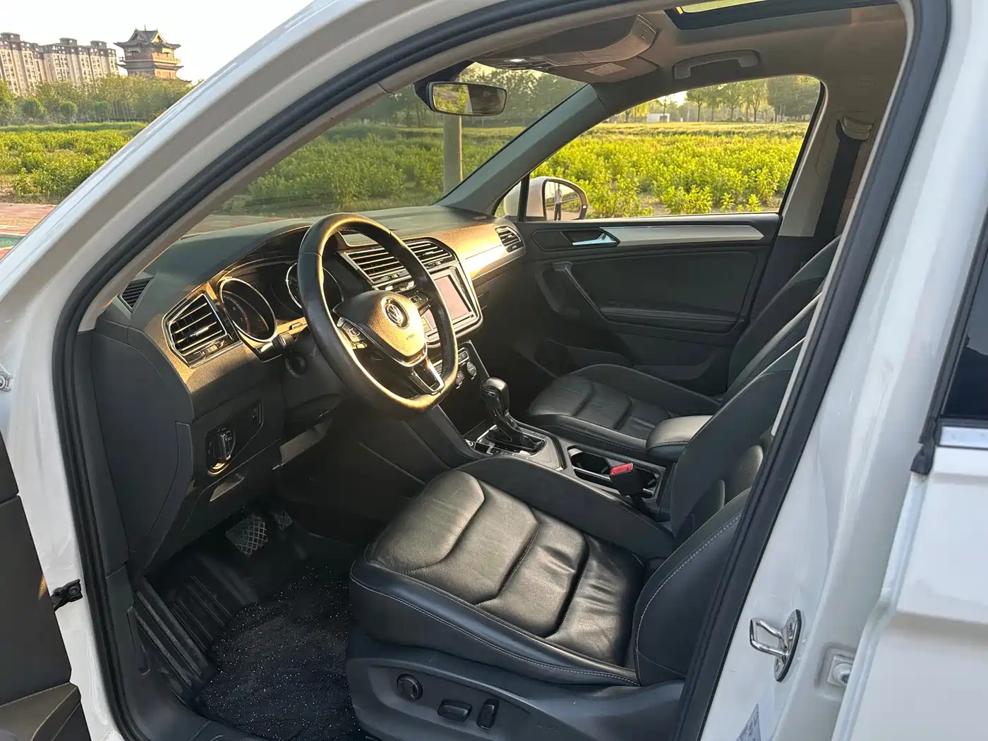 Volkswagen Tiguan L 2018 Facelift 330TSI Automatic 2WD Luxury Edition фото 9