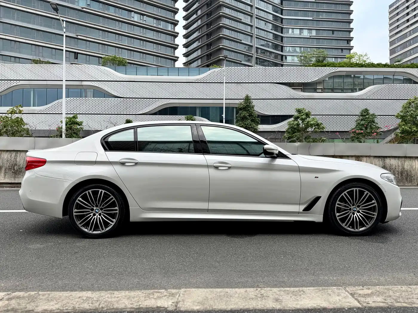 BMW 5 Series 2018 530Li Leading M Sport Package фото 7