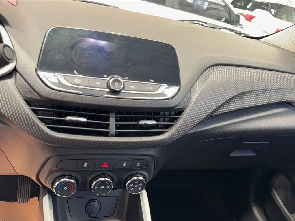 Chevrolet Cavalier 2020 325T Automatic Joy Edition фото 12