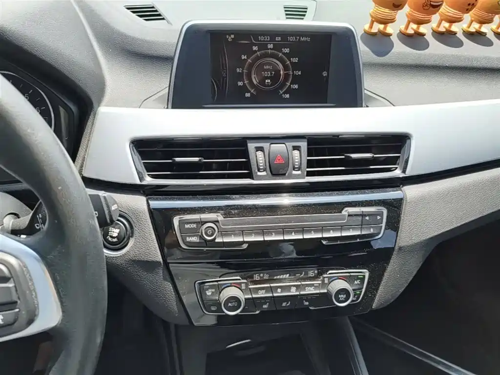 BMW X1 2016 sDrive18Li Premium Model фото 13