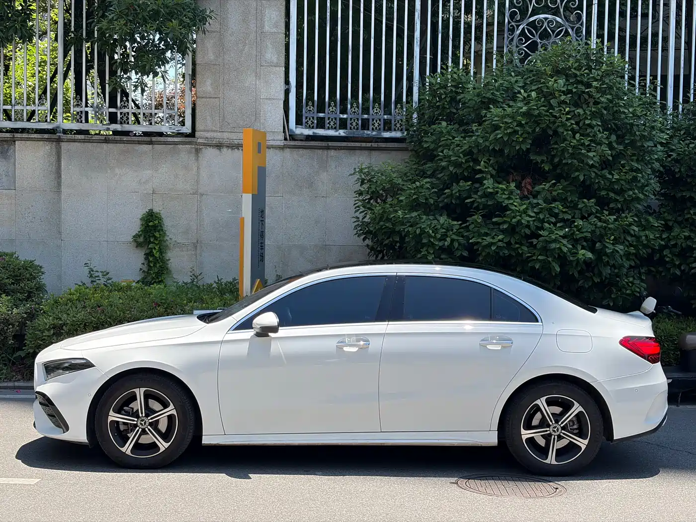Mercedes-Benz A-Class 2024 A 200 L Sport Edition фото 7
