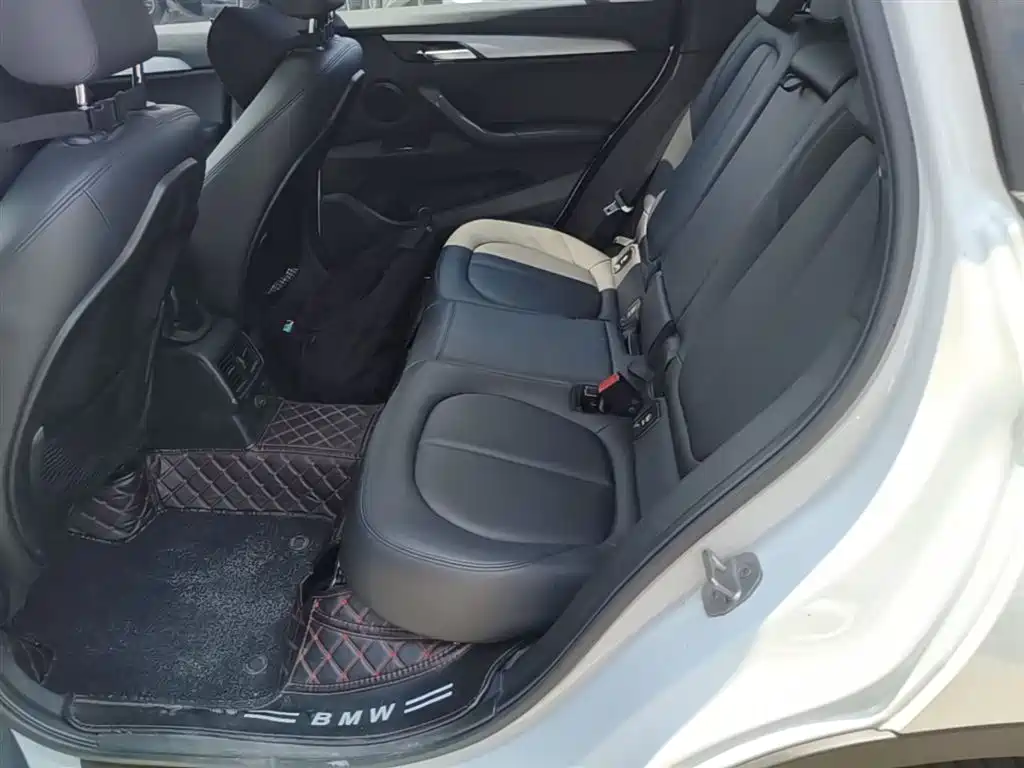 BMW X1 2016 sDrive18Li Premium Model фото 17