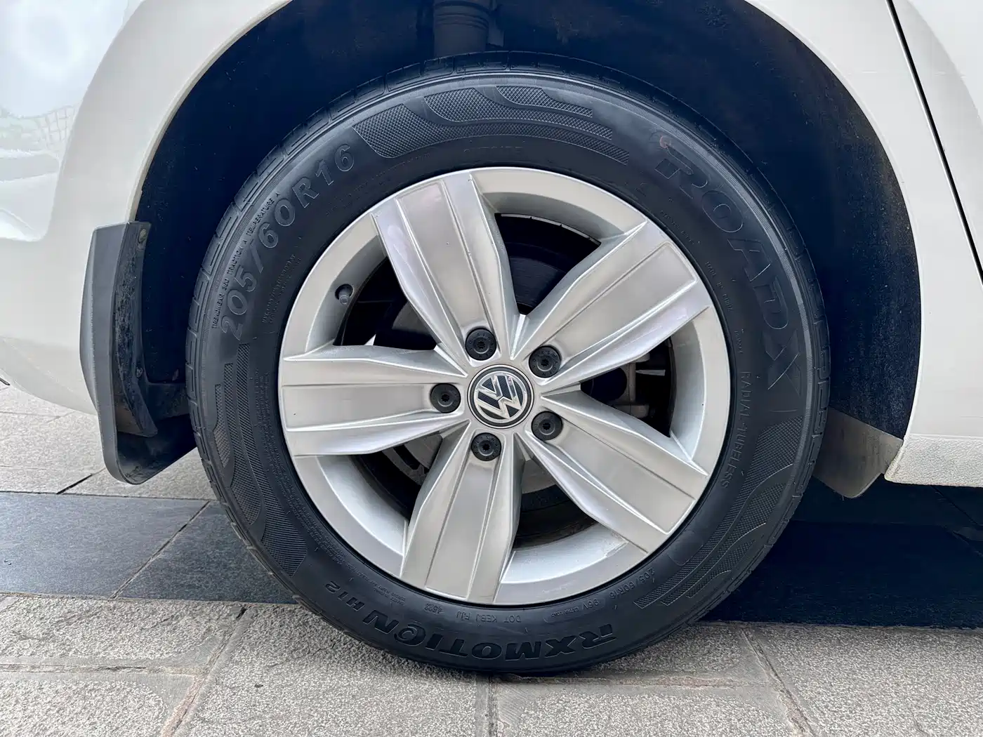 Volkswagen Touran 2018 Touran L 280TSI DSG Trendline 7-seater China V фото 21