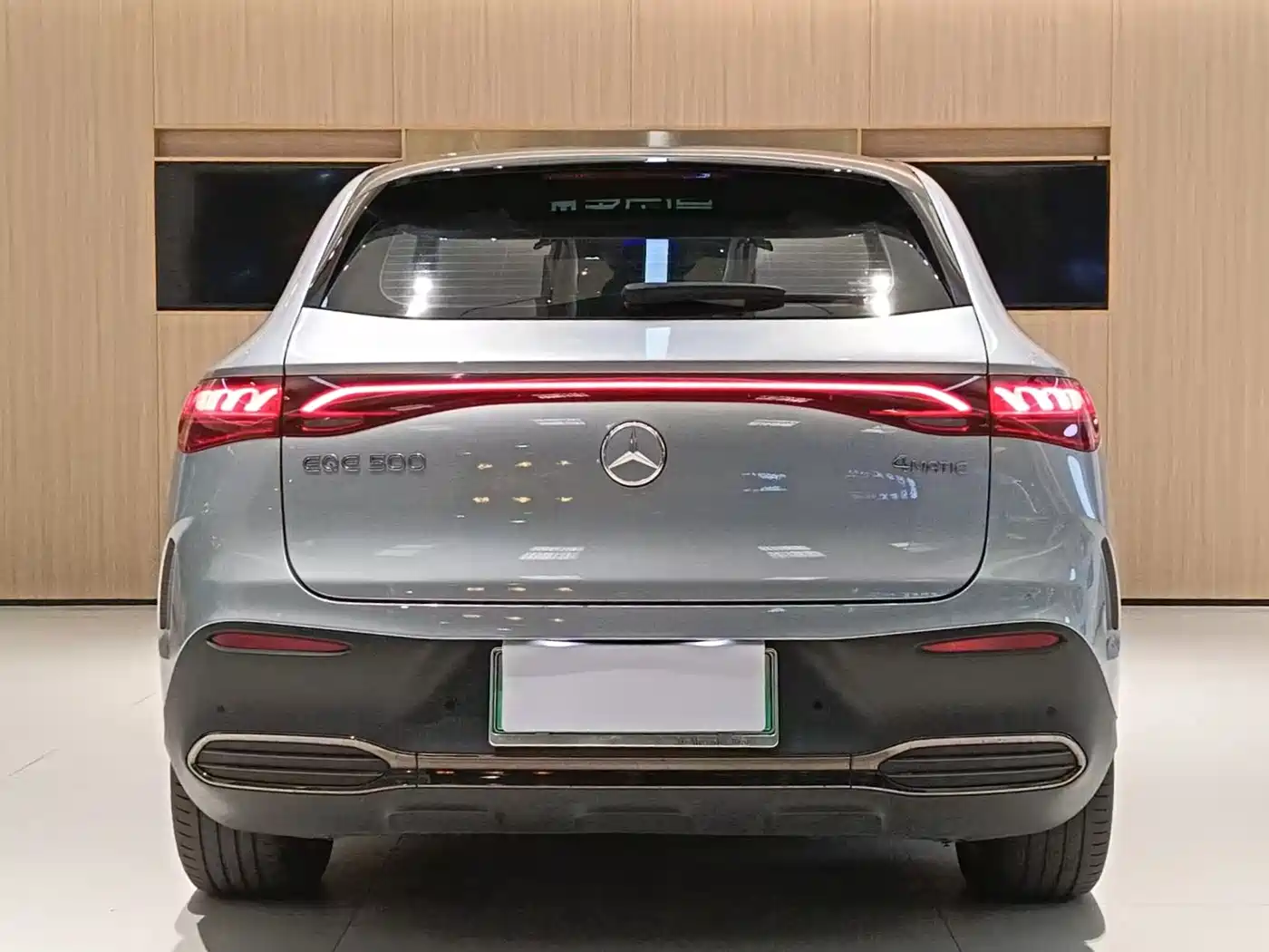 MERCEDES-BENZ EQE SUV