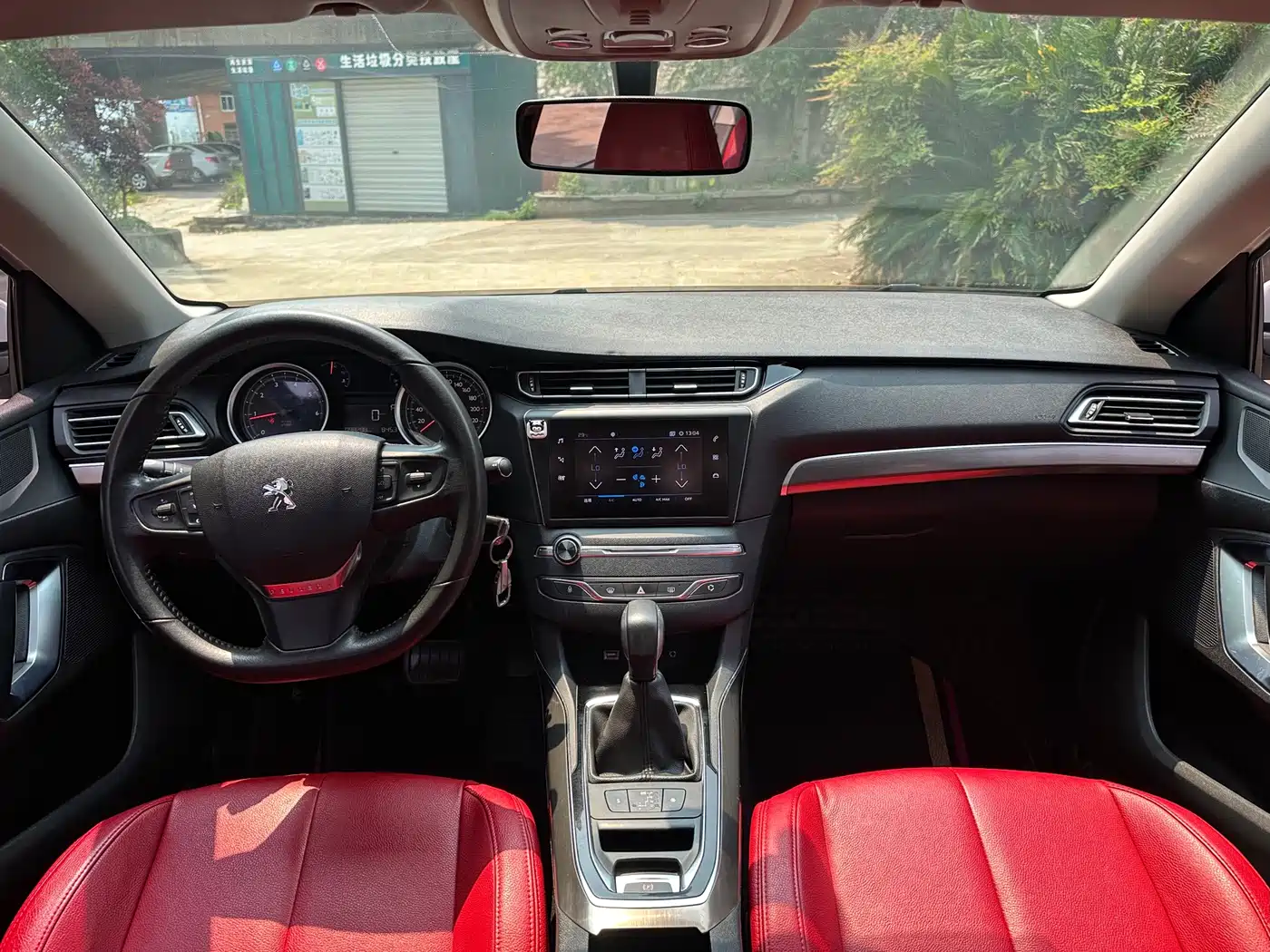 Peugeot 408 2018 1.8L Automatic Luxury Edition фото 5