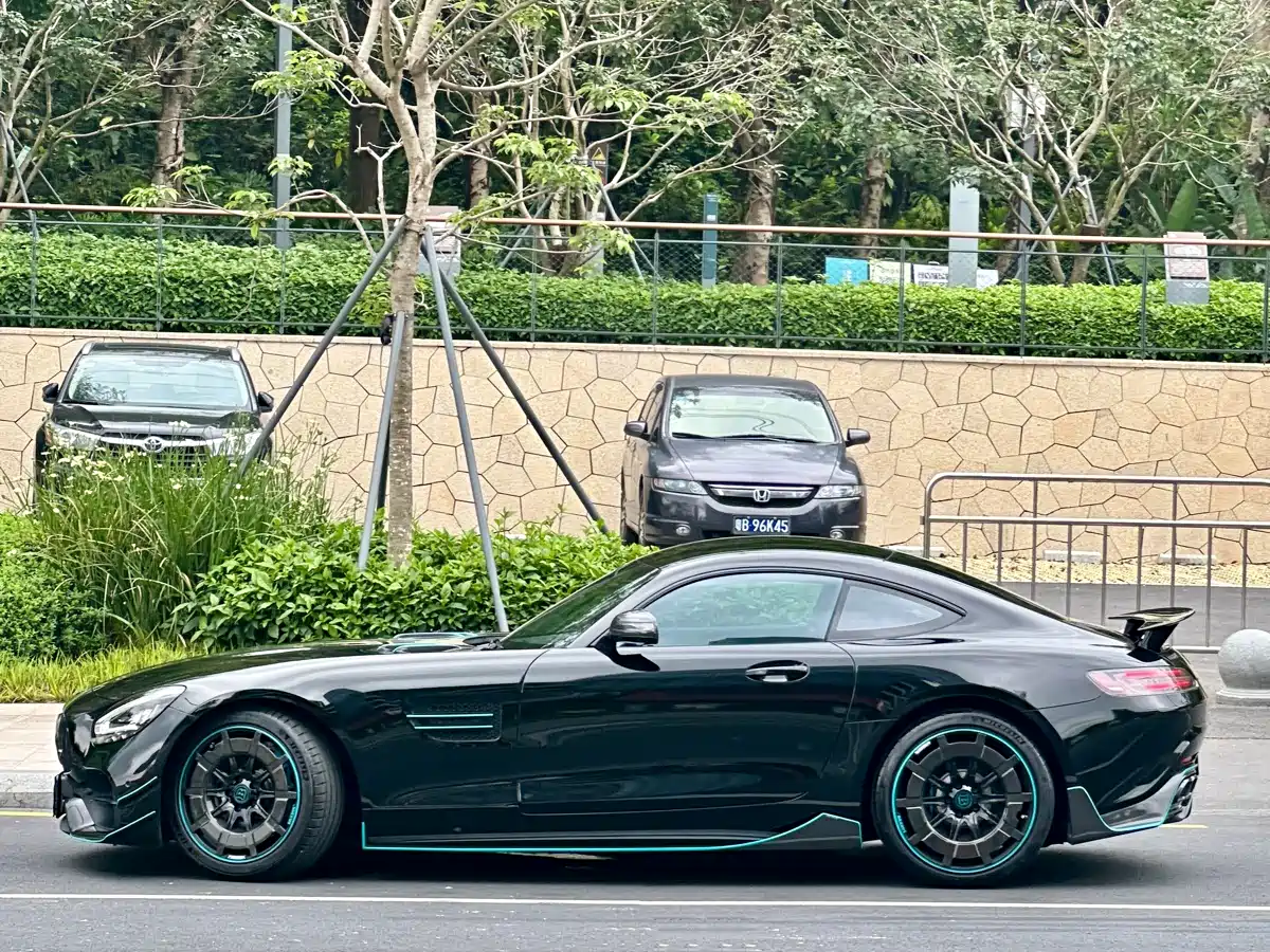 MERCEDES-BENZ AMG GT