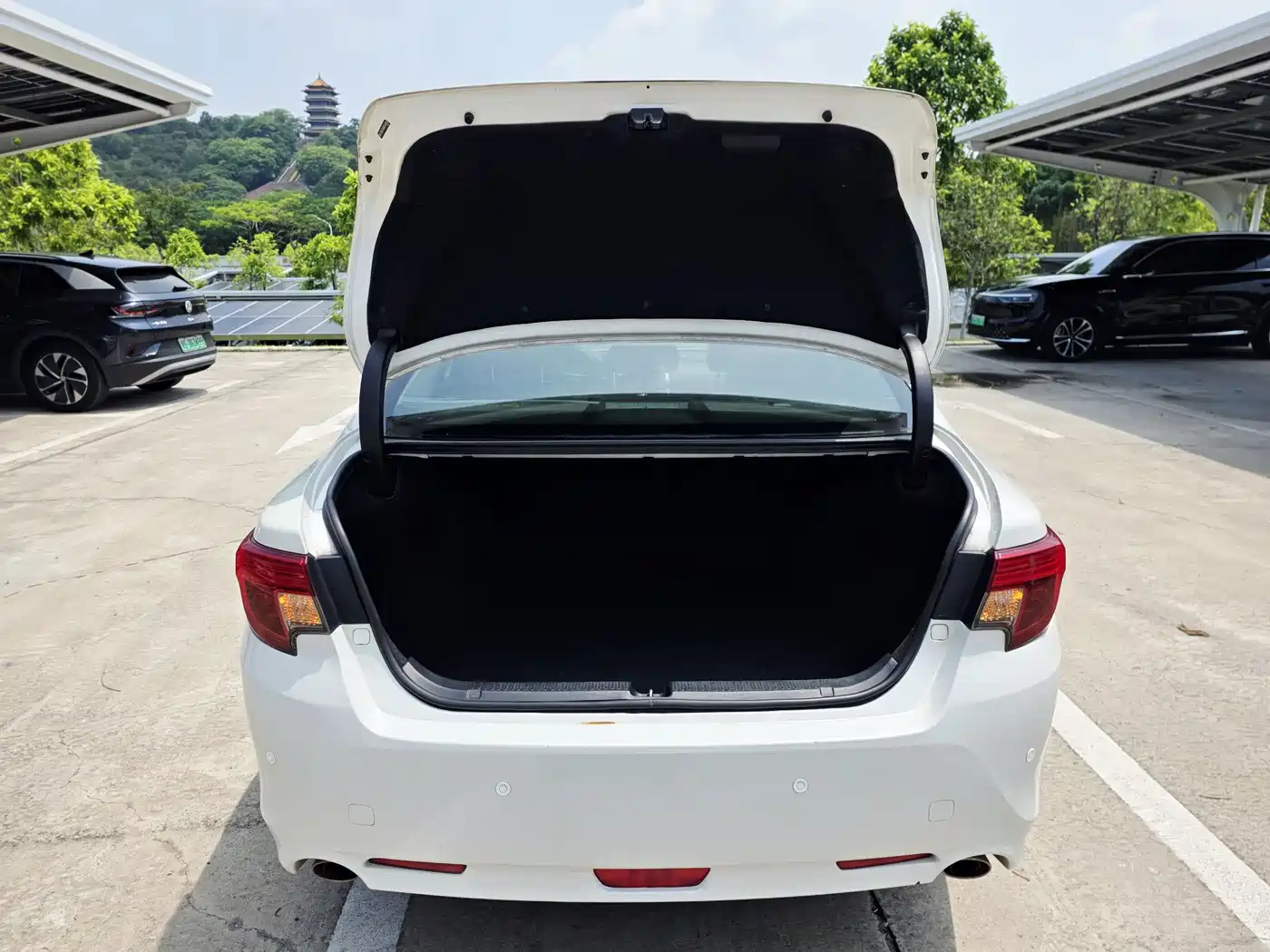 Toyota Reiz 2013 2.5V Premium Edition фото 16