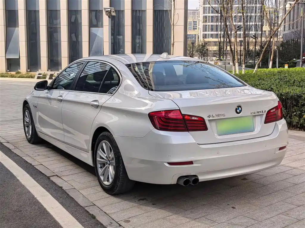 BMW 5 Series 2017 520Li Classic Edition фото 5