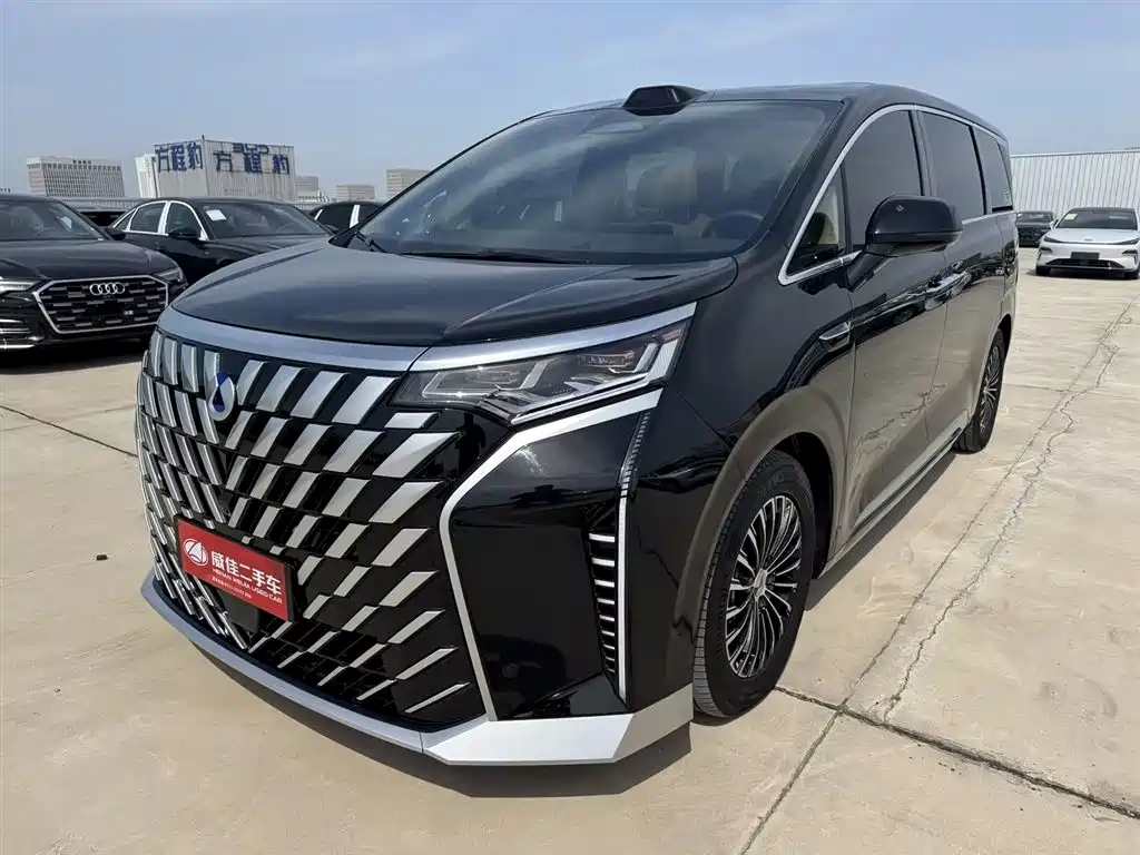 Denza D9 2025 DM-i Smart Drive Edition 1020 AWD Prestige
