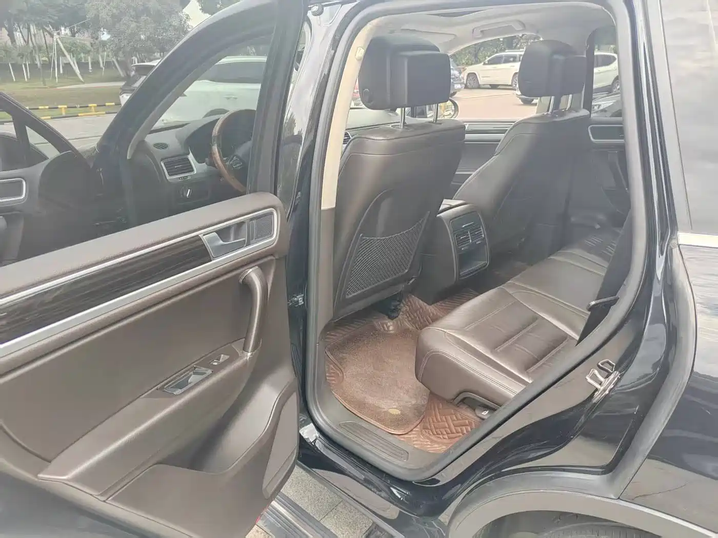 Volkswagen Touareg 2017 3.0TSI Expedition Edition фото 6