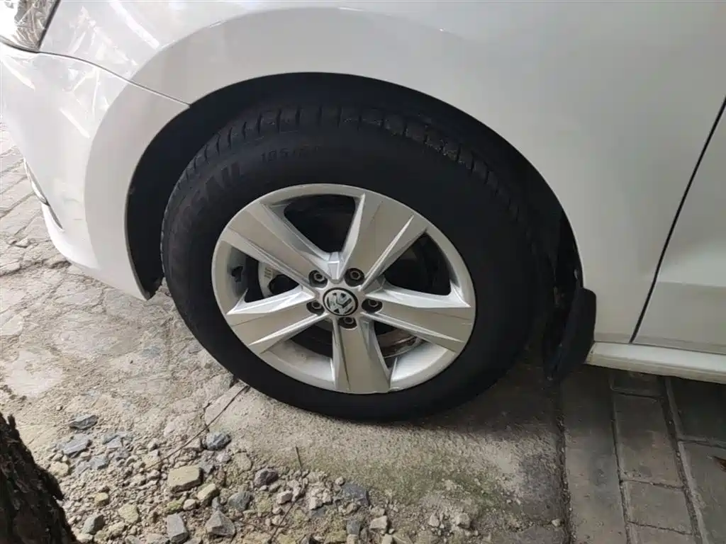 Volkswagen Polo 2016 1.6L Automatic Comfort фото 23
