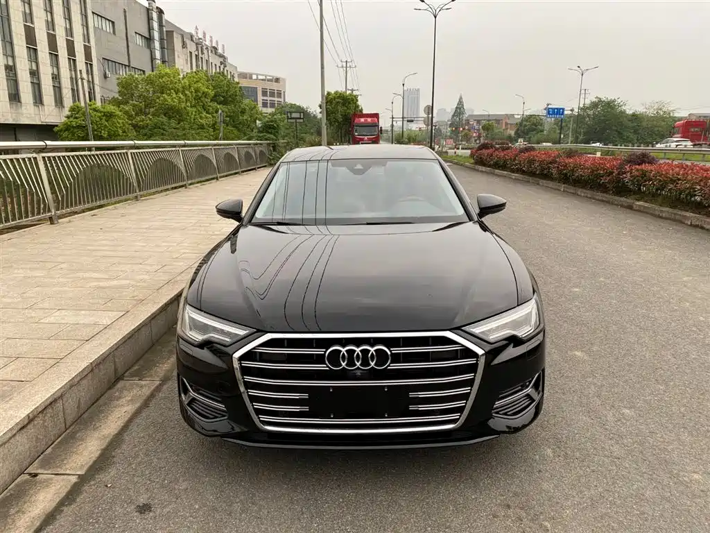 Audi A6L 2023 45 TFSI Premium Selection Elegance фото 4