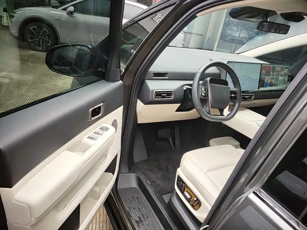 Li Auto MEGA 2025 2025 Model Home Family Special Edition