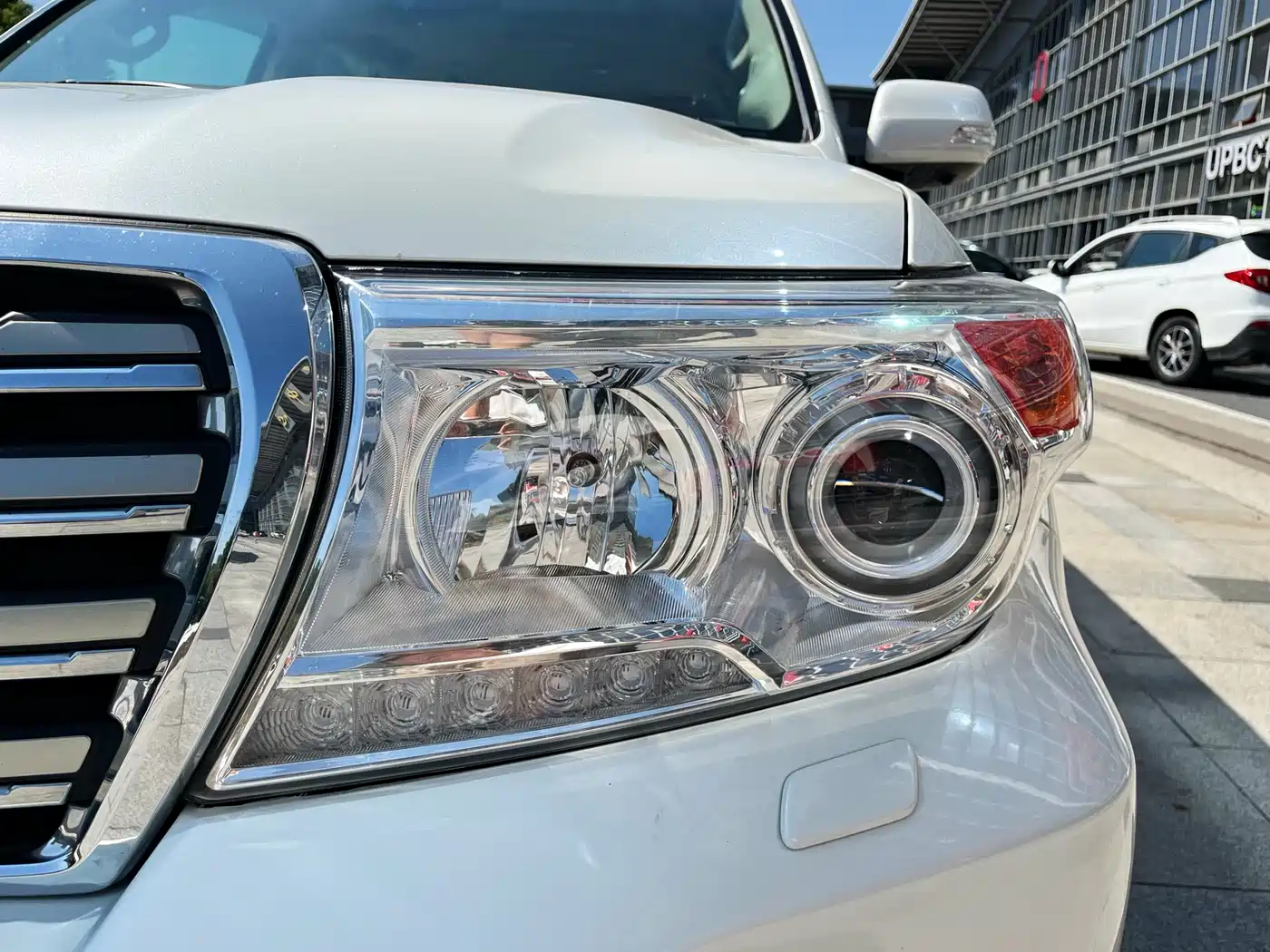 Toyota Land Cruiser (Import) 2015 4.6L V8 Middle East Limited Edition фото 8