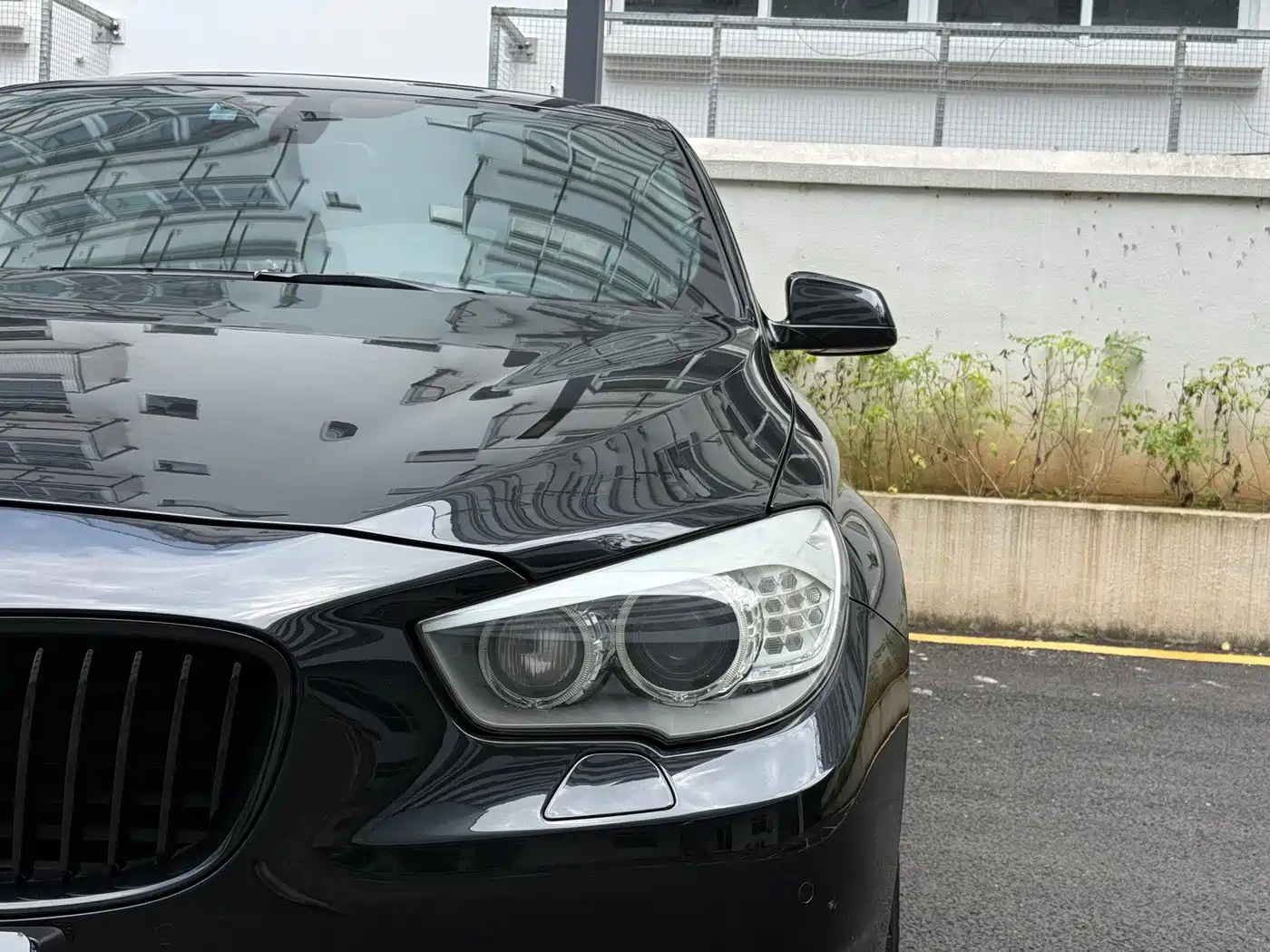 BMW 5 Series GT 2010 535i Luxury Model фото 5