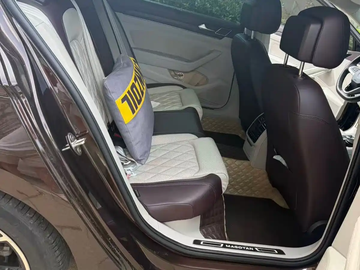 Photo 5 - Volkswagen Magotan