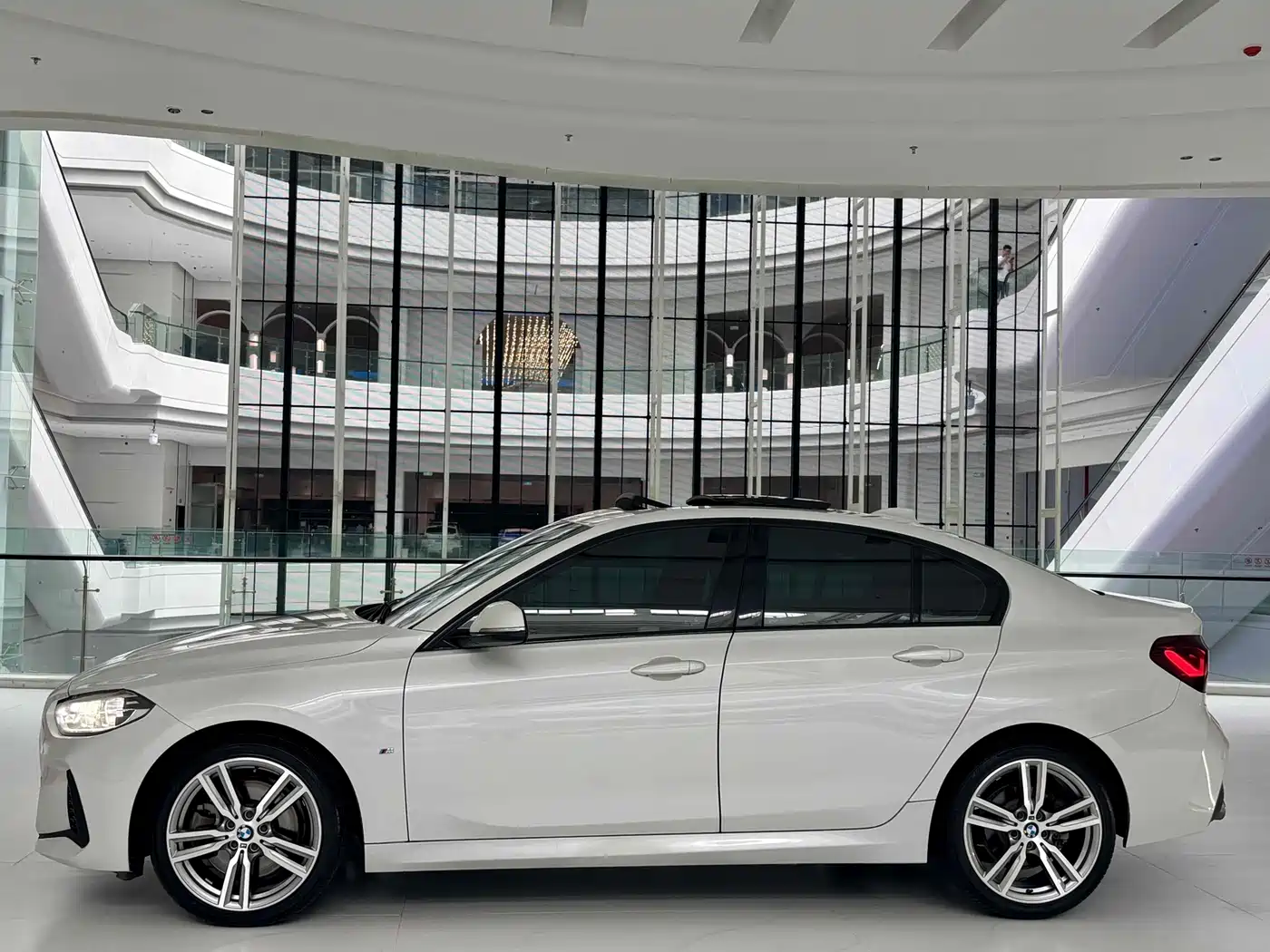 BMW 1 Series 2019 120i Leading M Sport Package фото 4