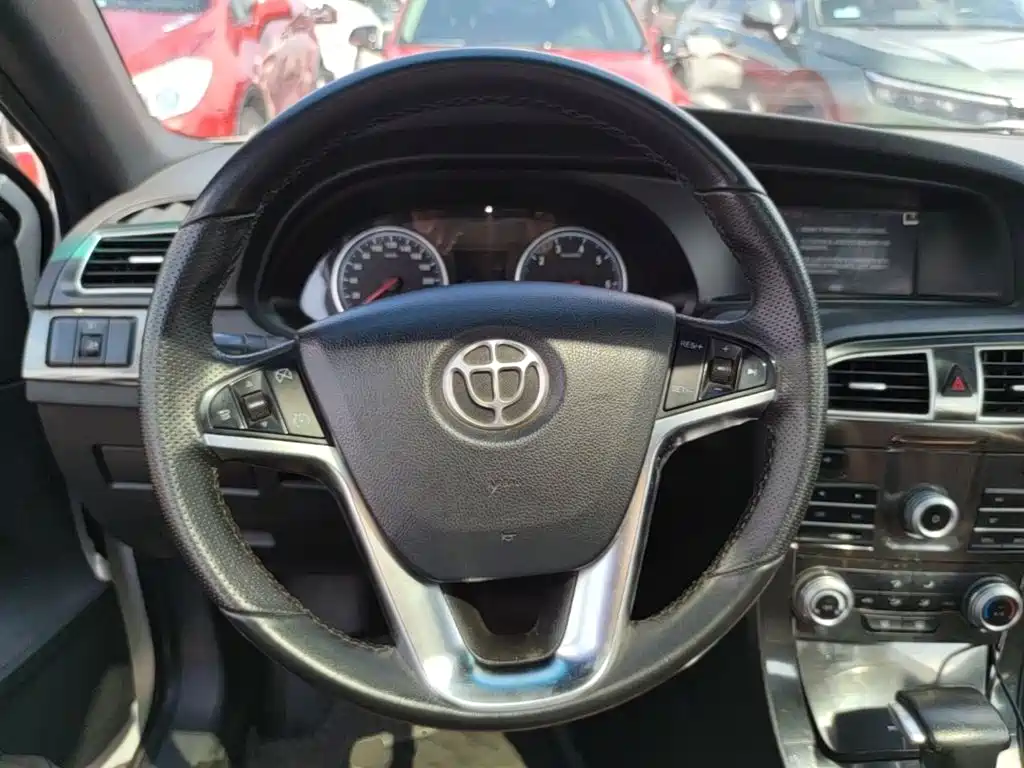 Zhonghua V5 2016 2016 1.5T Automatic 2WD Smart