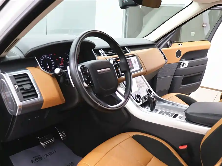 Land Rover Range Rover Sport 2021 3.0 L6 Gloss Black Edition фото 14