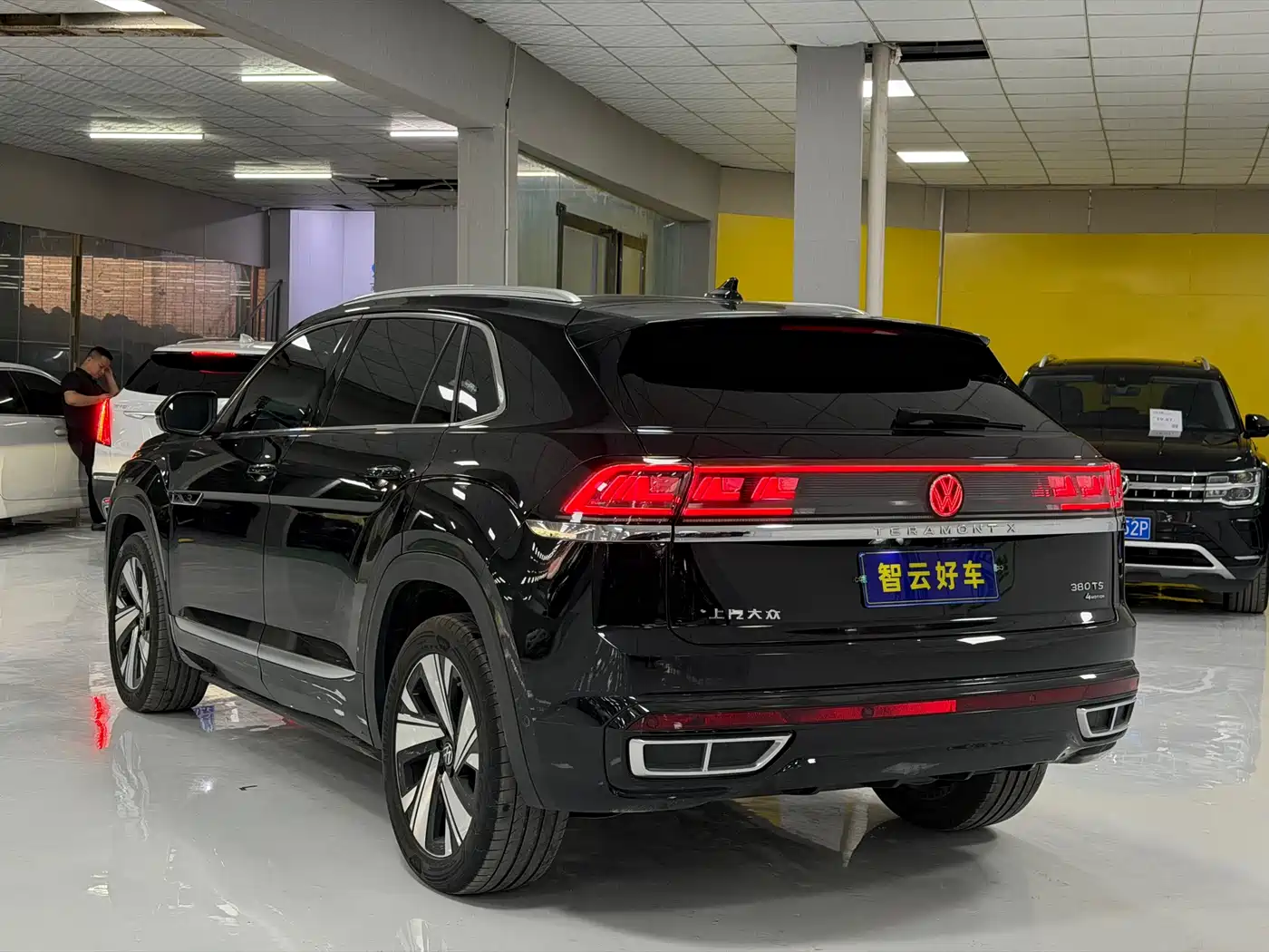 Volkswagen Teramont 2024 Teramont X 380TSI 4WD Premium Luxury Edition фото 7