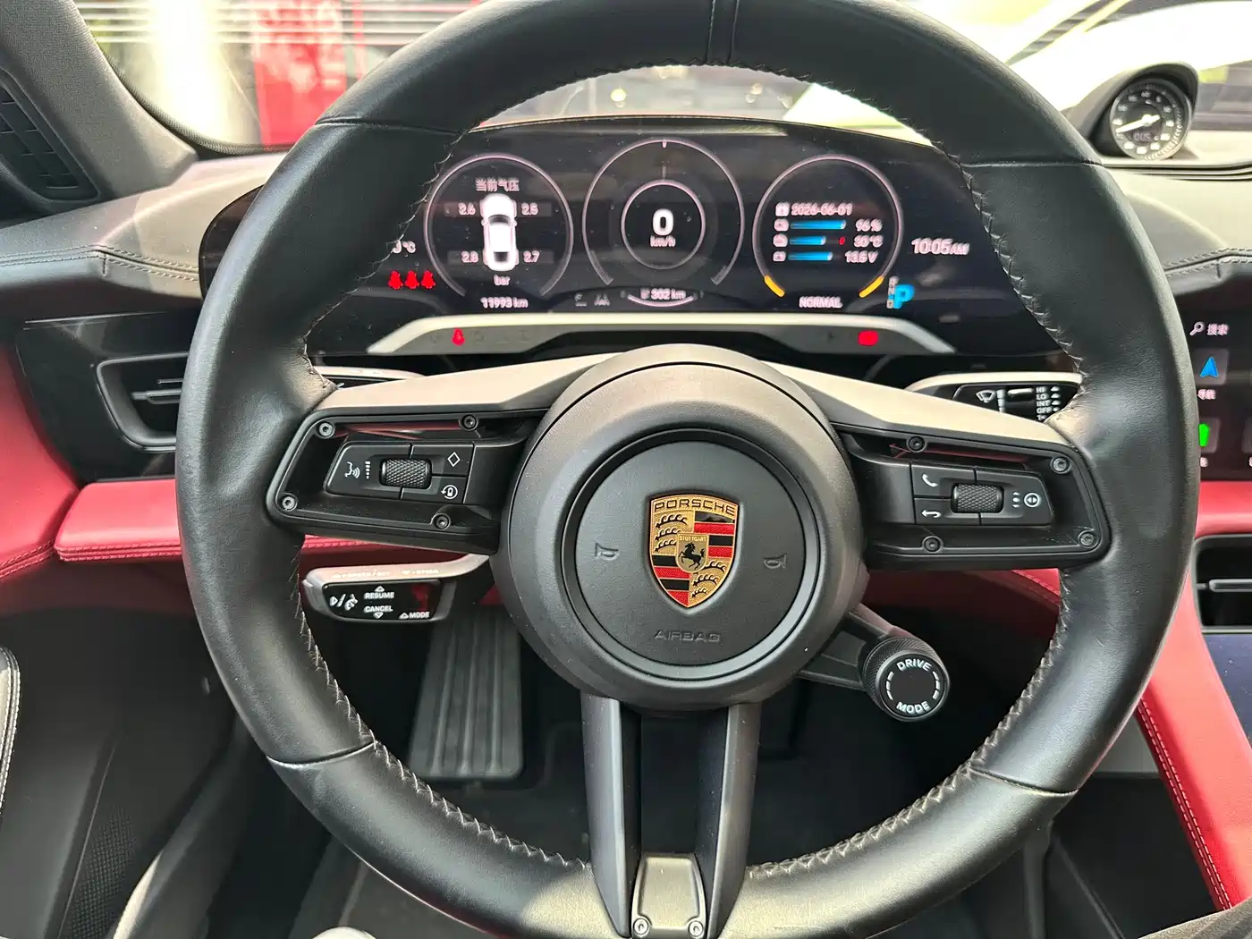 Porsche Taycan 2019 Taycan 4S фото 13