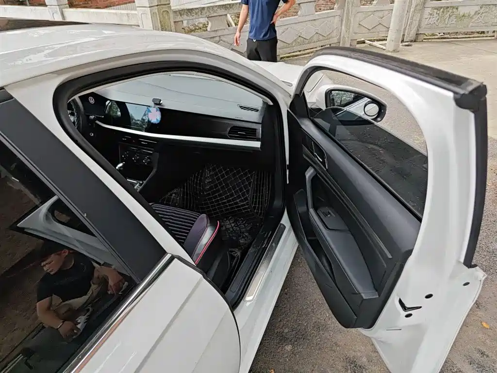 Volkswagen Lavida 2021 1.5L Auto Comfort Edition фото 22