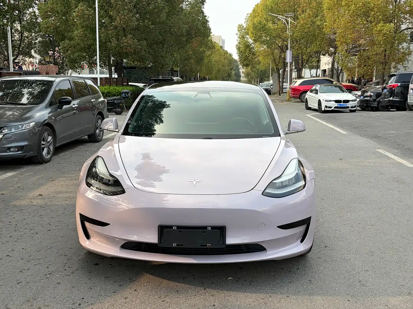 TESLA MODEL 3