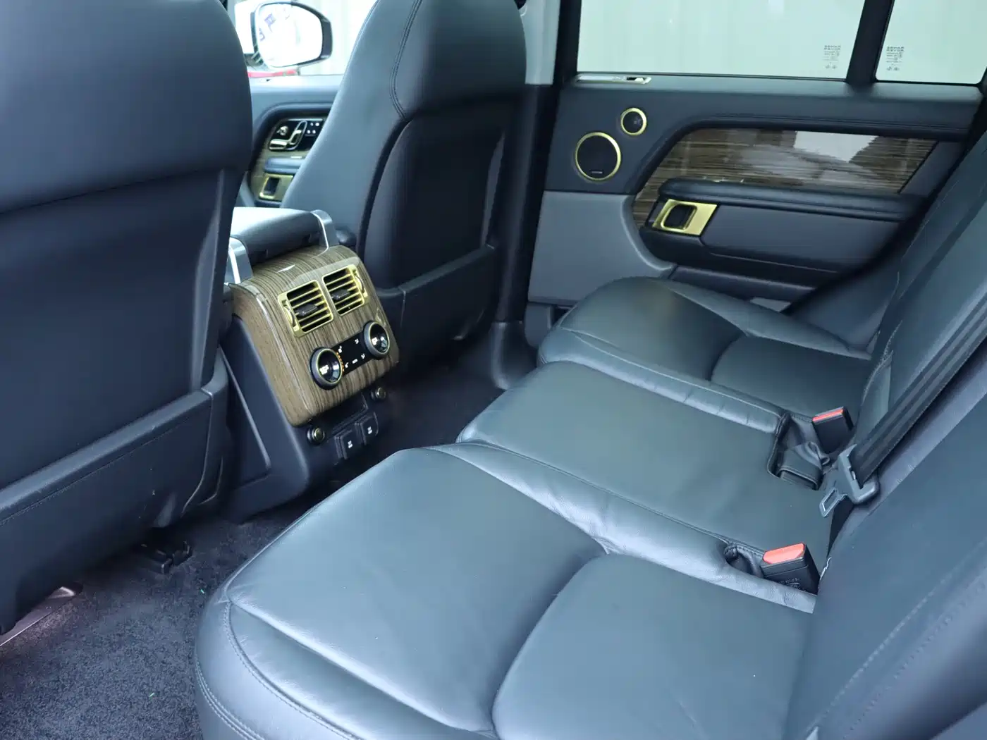 Land Rover Range Rover 2018 3.0 SC V6 Golden Age Edition фото 13