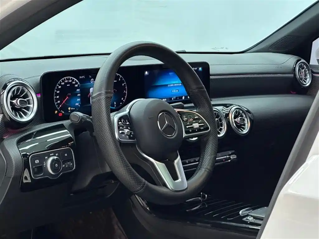 Mercedes-Benz A-Class 2022 A 180 L Sport Sedan фото 4