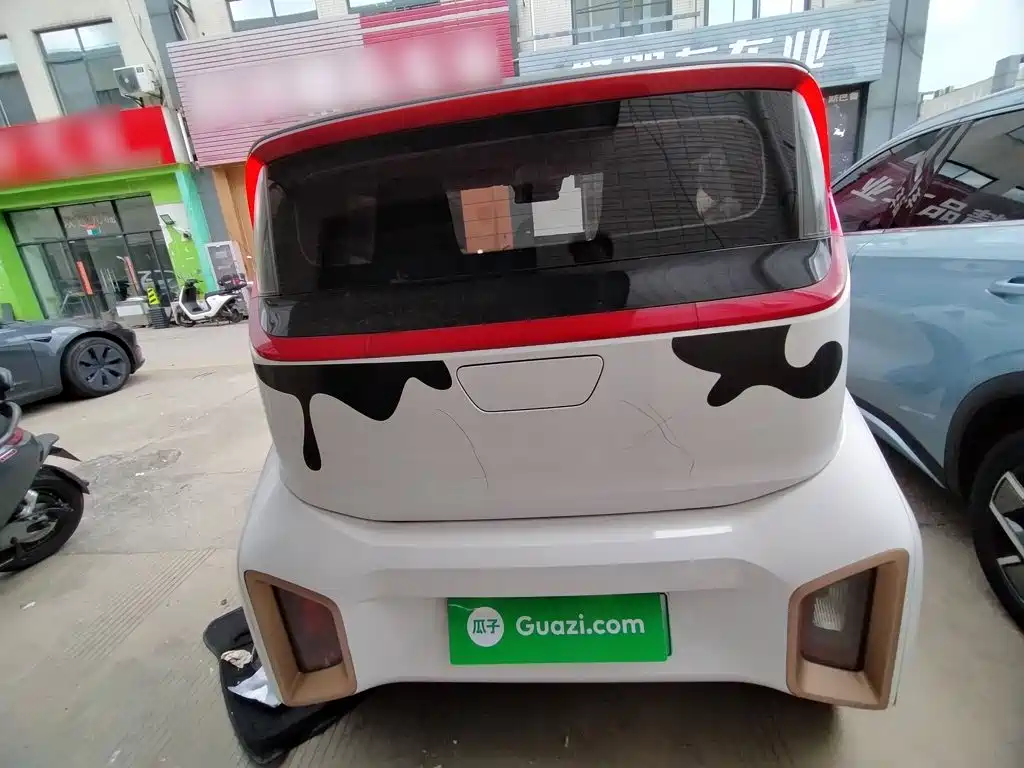 Фото 6 - Baojun E200